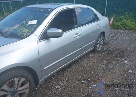 2006 Honda Accord 2.4 Ex from USA, damaged, VIN 1HGCM56856A091718